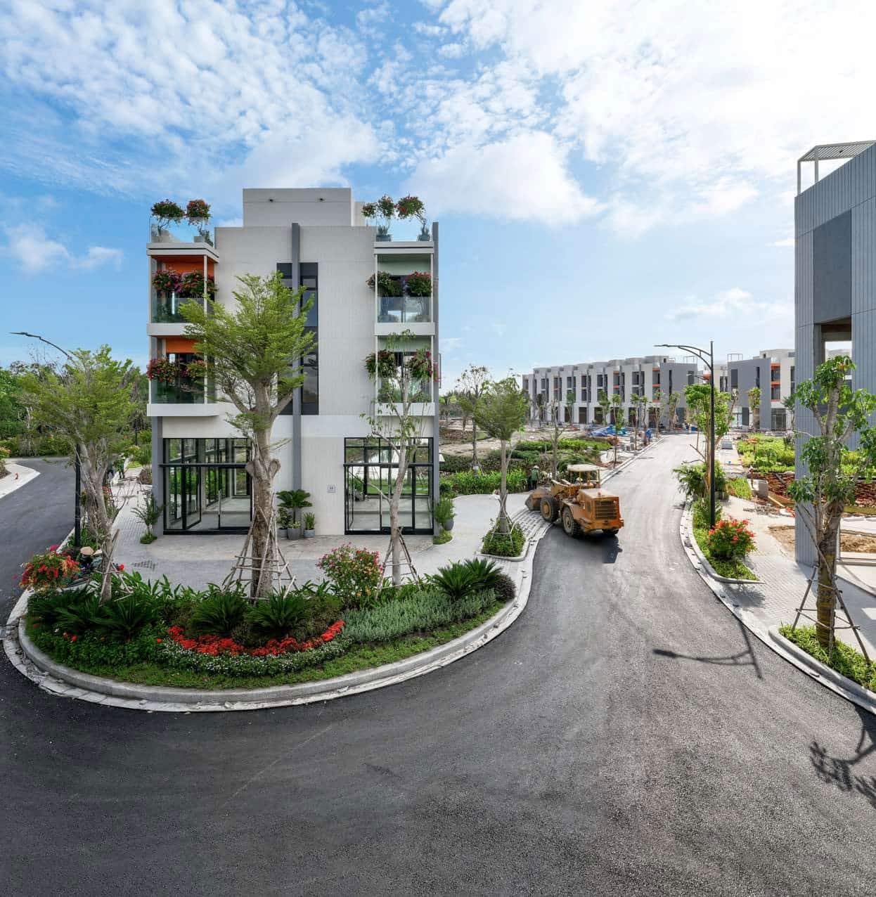 Tiến độ xây dựng dự án Eco Village Saigon River cập nhật tháng 05 năm 2024.