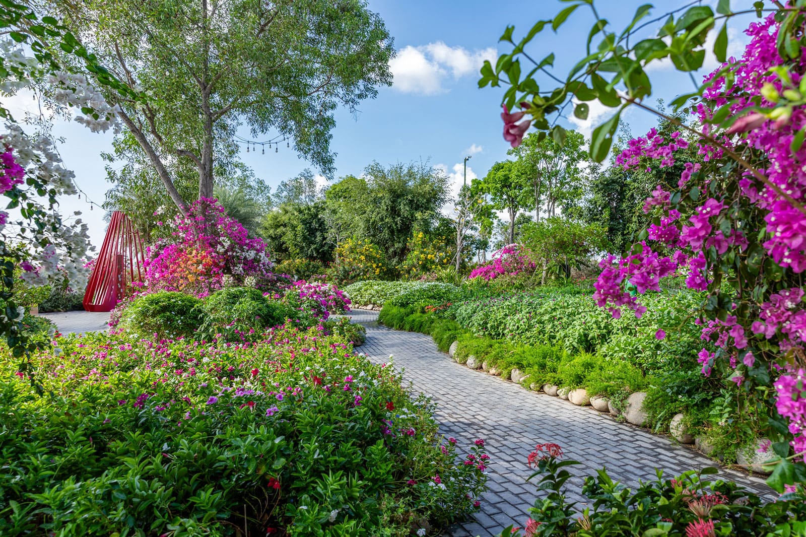 Tiến độ xây dựng dự án Eco Village Saigon River cập nhật tháng 05 năm 2024.