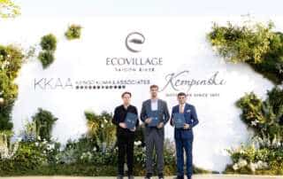 (Từ trái sang) Ông Marcin Sapecta - Phó tổng giám đốc Kengo Kuma & Associates, ông Mads Werner - Giám đốc đầu tư Ecovillage Saigon River, ông Manish Nambiar - Giám đốc Điều hành Khách sạn Siam Kempinski Bangkok, tại lễ ký kết chiều 28/4 ở Ecovillage Saigon River.